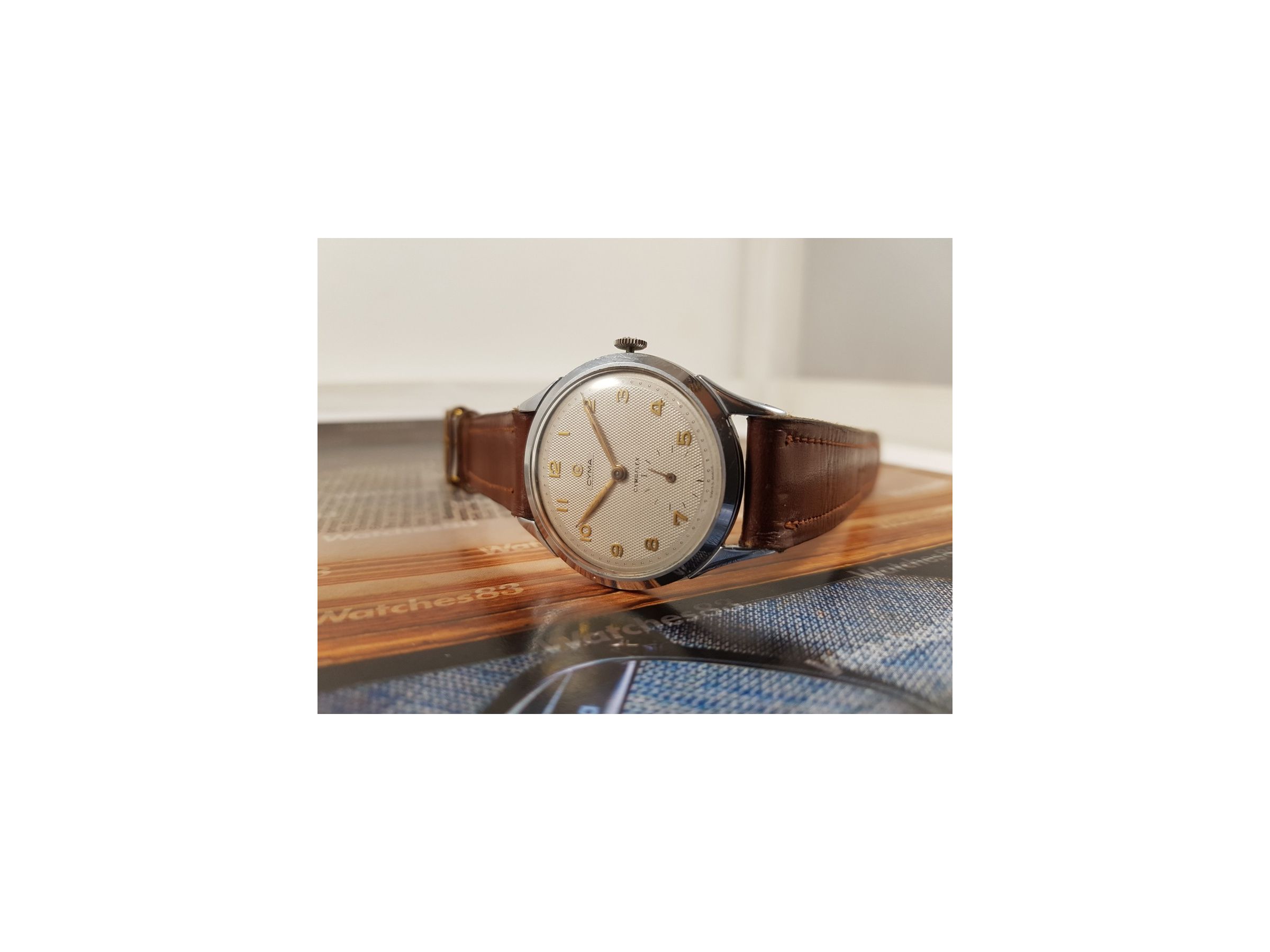 Vintage Swiss Watch Manual Winding Cyma Cymaflex Textured