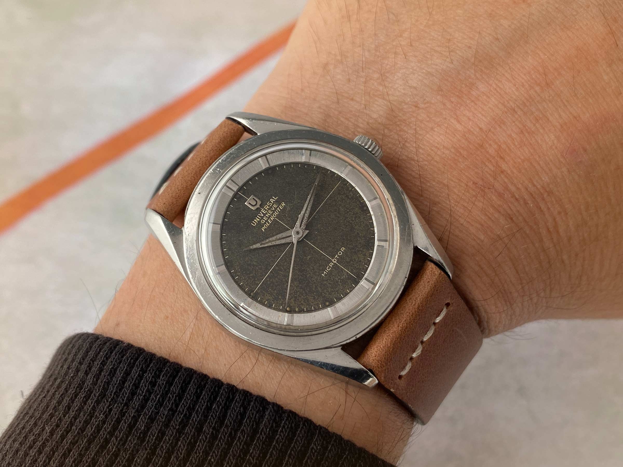 UNIVERSAL GENEVE POLEROUTER 1957 Ref. 20360-1 Vintage swiss automatic watch 28 JEWELS Cal. 215 MICROTOR *** TROPICALIZED ***