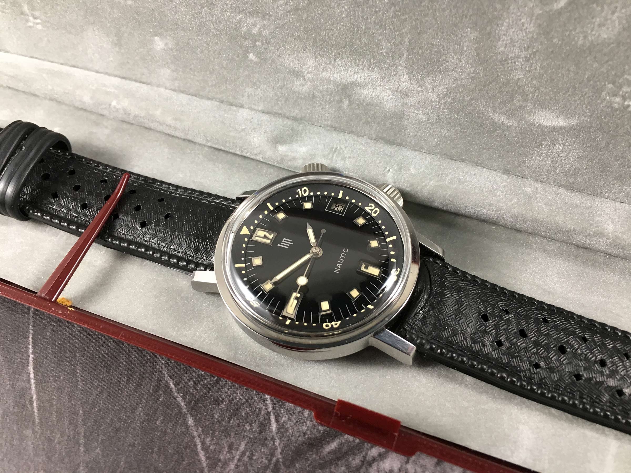 NOS LIP Nautic Super Compressor 1966 Vintage hand winding watch Cal R17 New Old Stock *** COLLECTORS ONLY ***