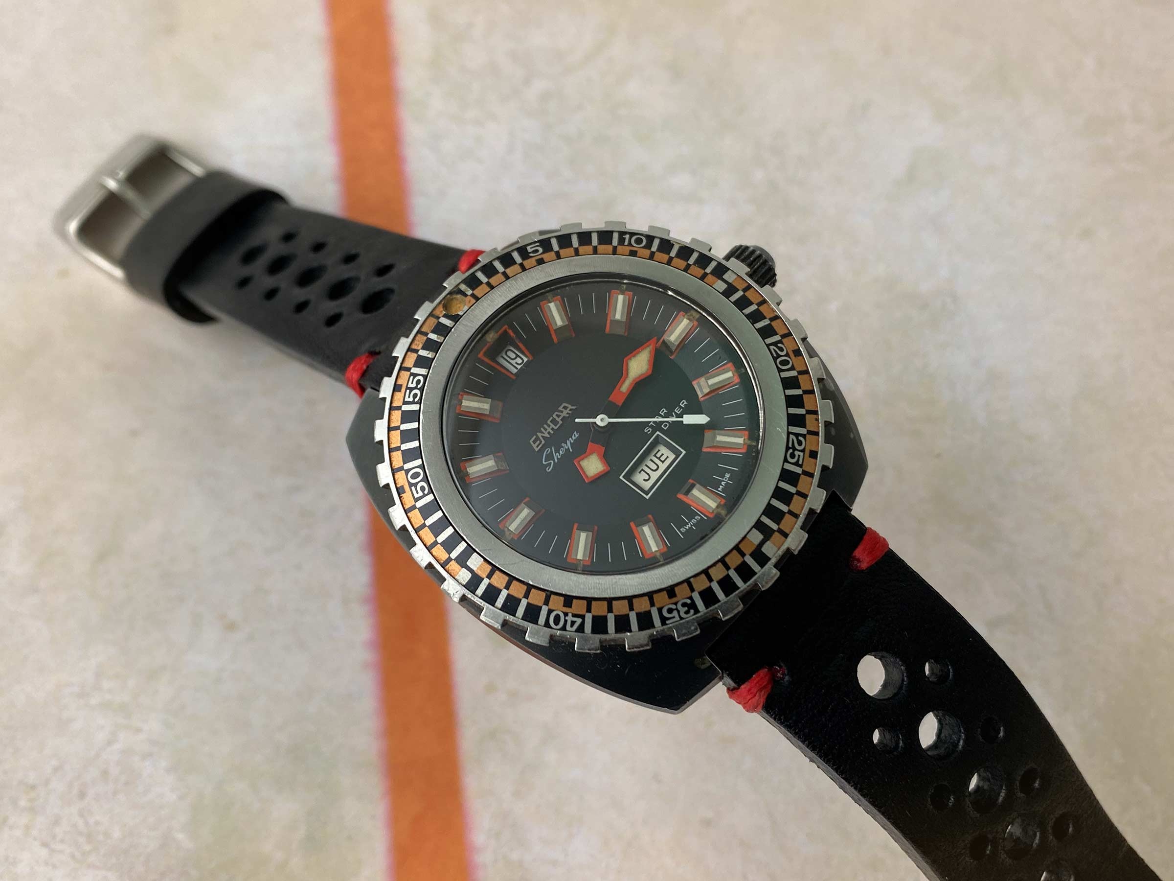 ENICAR SHERPA STAR DIVER Ref 2335 Reloj suizo automático vintage Cal. AR167 gran diámetro CORONA ROSCADA *** COLECCIONISTAS ***
