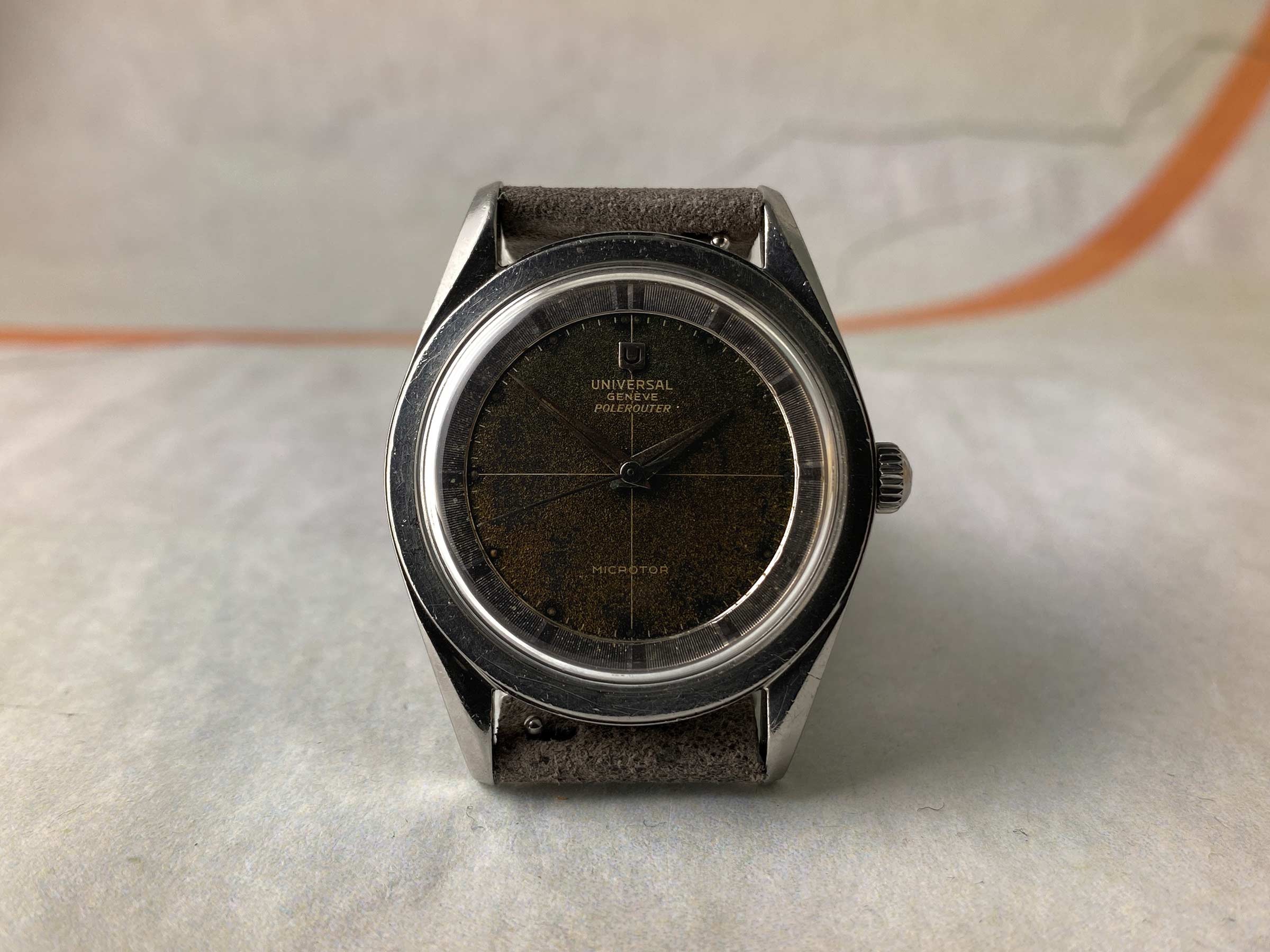 UNIVERSAL GENEVE POLEROUTER 1957 Ref. 20360-1 Reloj suizo vintage automático 28 JEWELS Cal. 215 MICROTOR *** TROPICALIZADO ***
