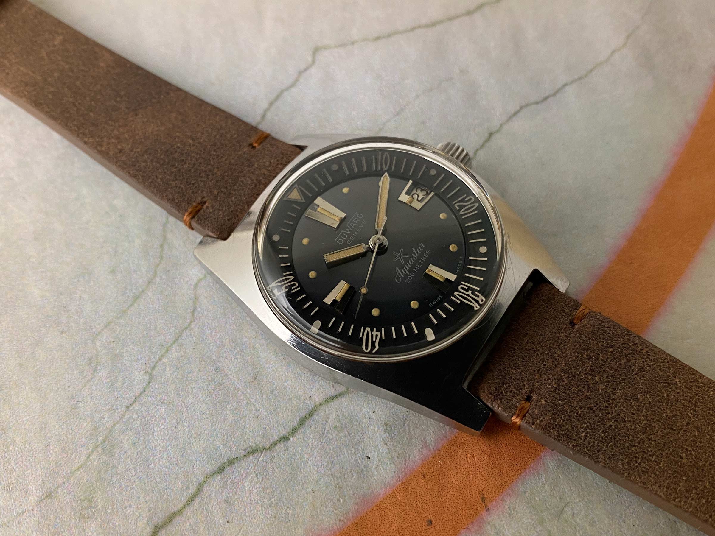 DUWARD GENEVE AQUASTAR 200 MÈTRES DIVER Reloj suizo vintage automático Cal. AS 1902/03 Ref. 1903 *** PRECIOSA CONDICIÓN ***