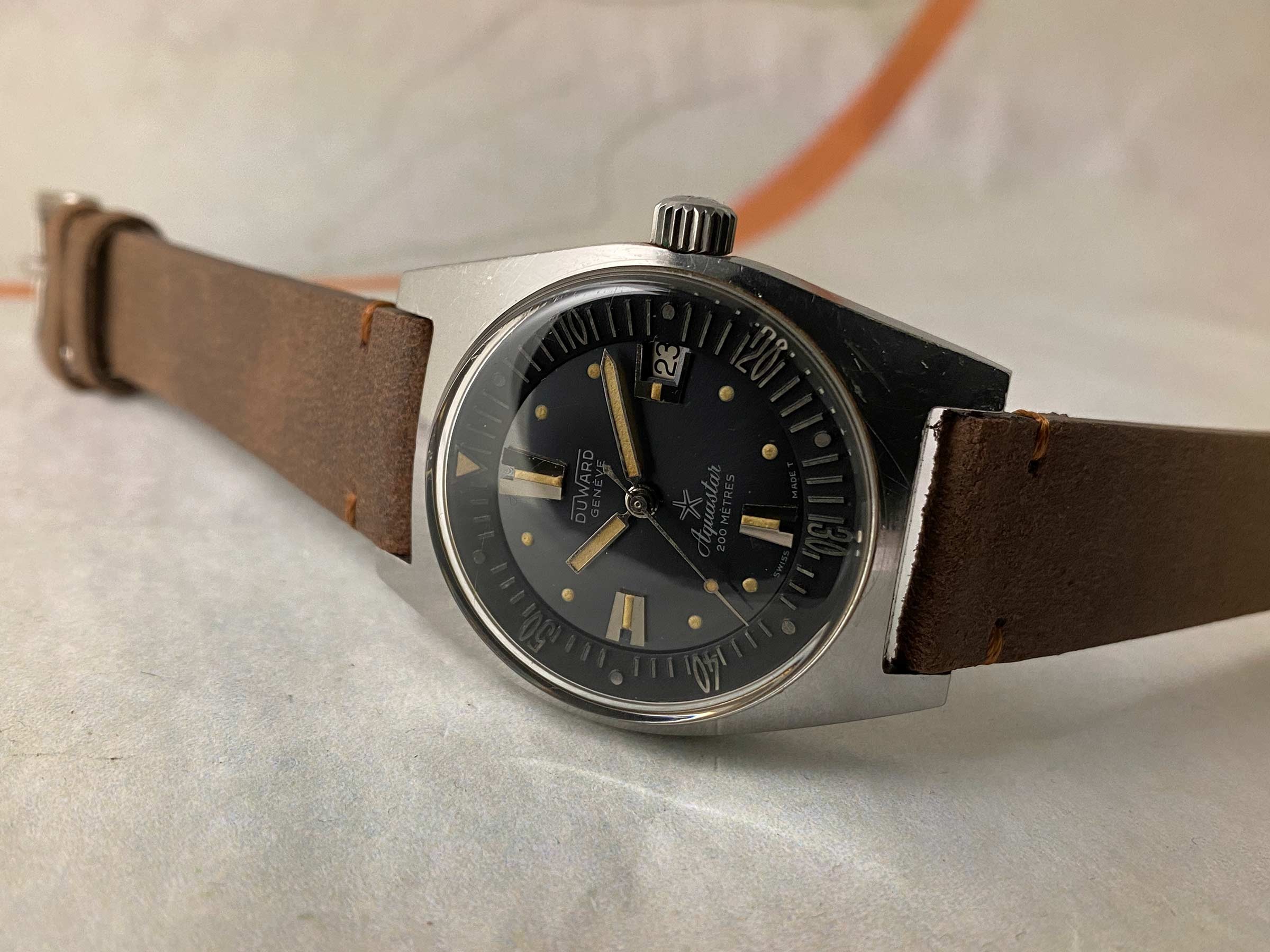 DUWARD GENEVE AQUASTAR 200 MÈTRES DIVER Reloj suizo vintage automático Cal. AS 1902/03 Ref. 1903 *** PRECIOSA CONDICIÓN ***