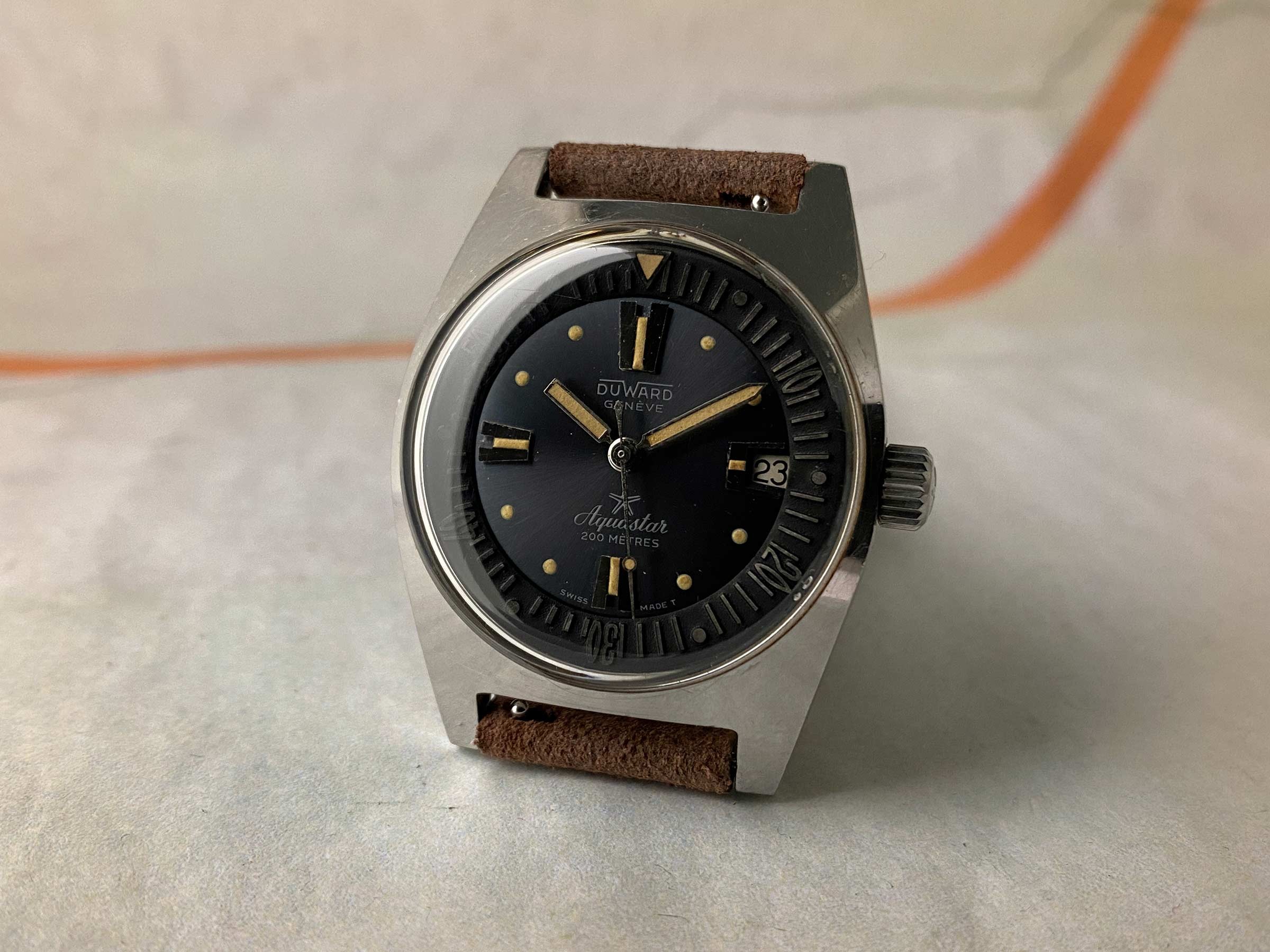DUWARD GENEVE AQUASTAR 200 MÈTRES DIVER Reloj suizo vintage automático Cal. AS 1902/03 Ref. 1903 *** PRECIOSA CONDICIÓN ***