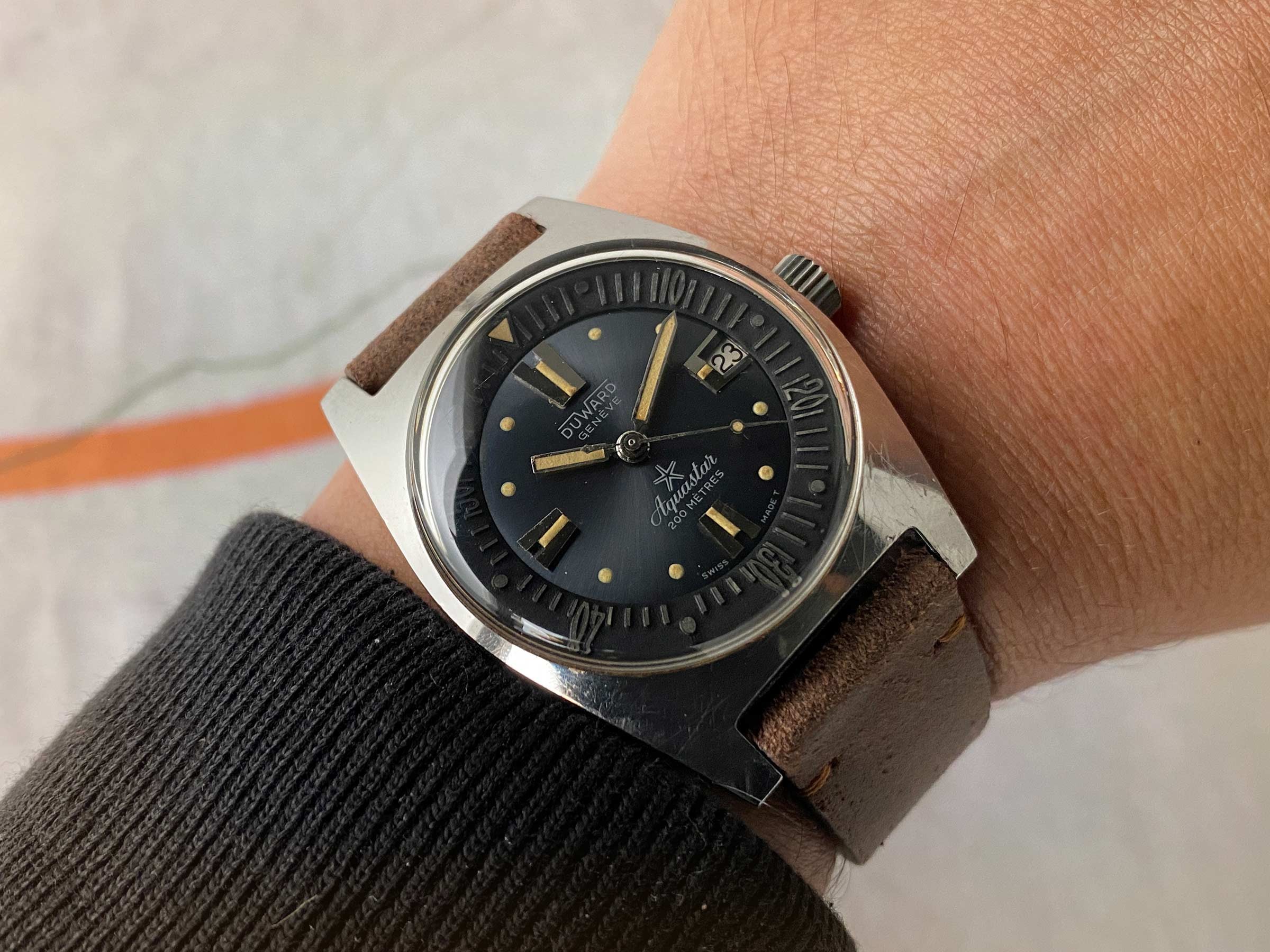 DUWARD GENEVE AQUASTAR 200 MÈTRES DIVER Reloj suizo vintage automático Cal. AS 1902/03 Ref. 1903 *** PRECIOSA CONDICIÓN ***