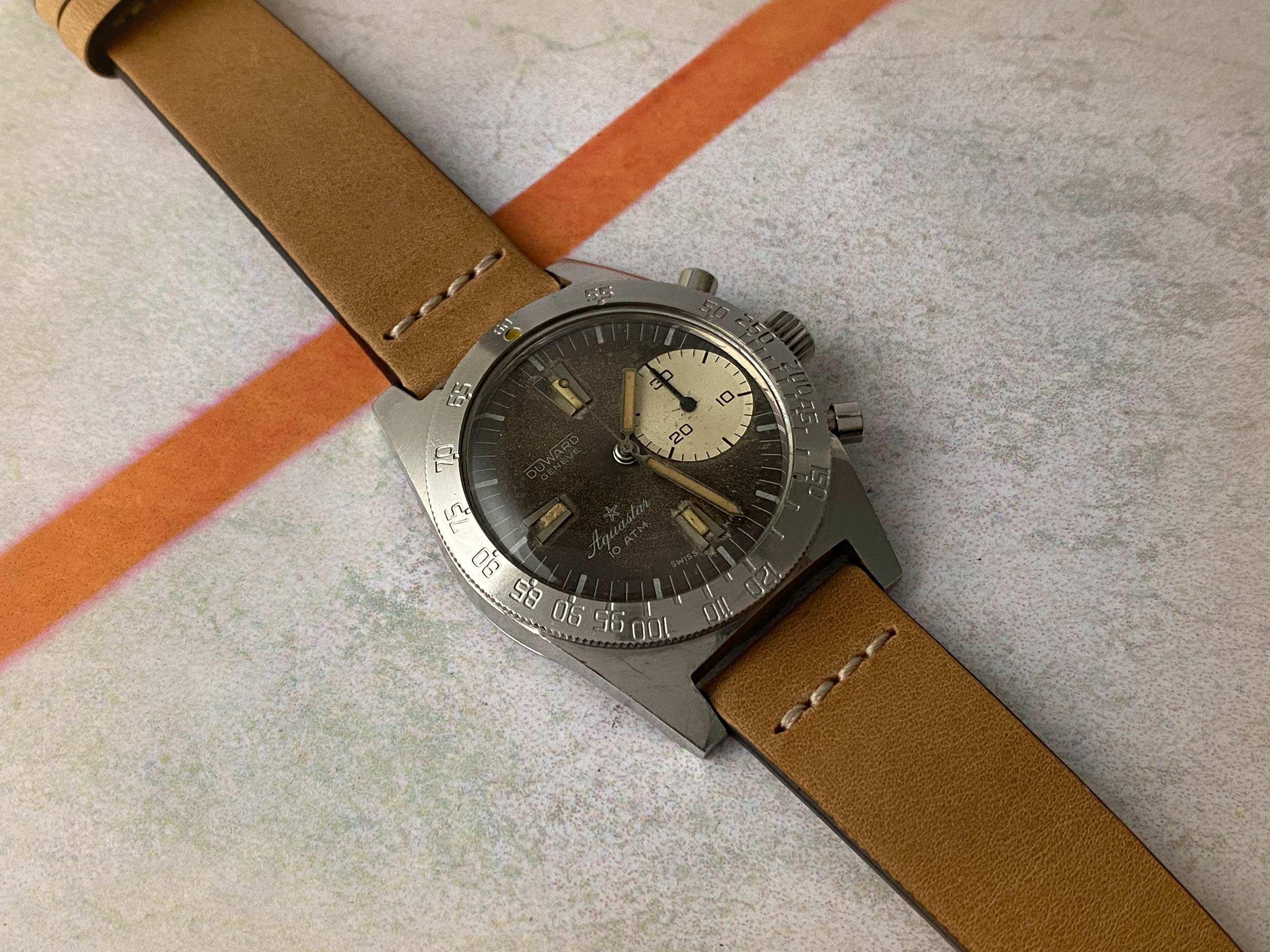 DUWARD AQUASTAR DEEPSTAR MK2 Vintage swiss hand winding watch Ref. 92 Cal. Valjoux 92. ICONIC *** TROPICALIZED DIAL ***