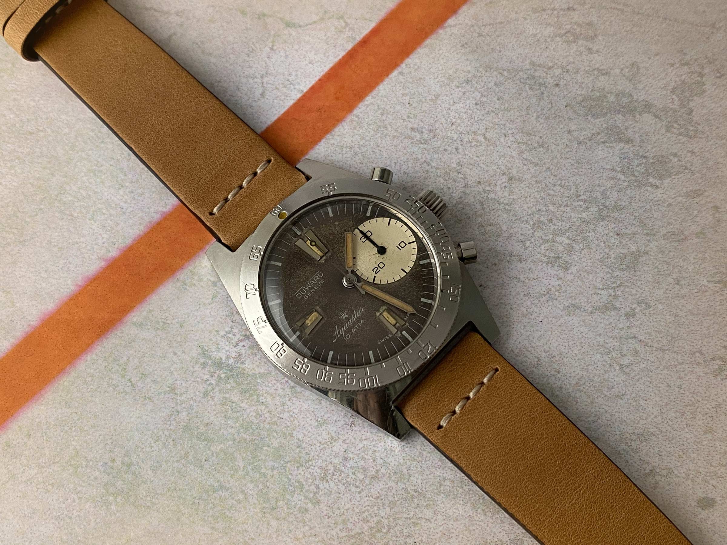 DUWARD AQUASTAR DEEPSTAR MK2 Vintage swiss hand winding watch Ref. 92 Cal. Valjoux 92. ICONIC *** TROPICALIZED DIAL ***