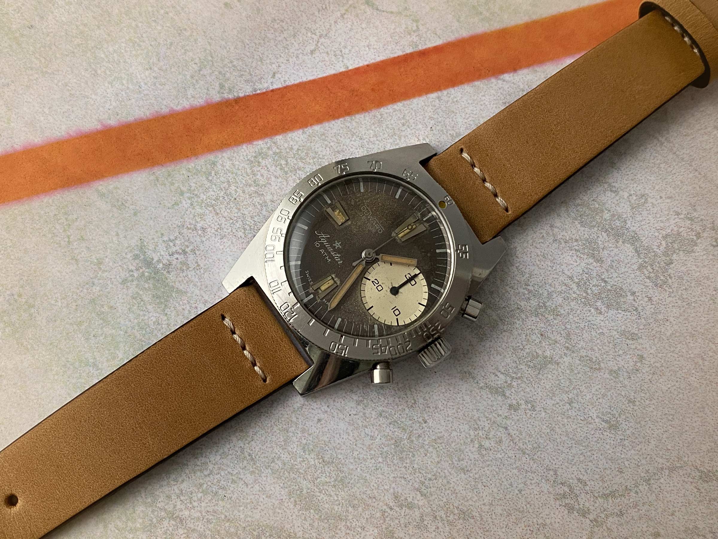 DUWARD AQUASTAR DEEPSTAR MK2 Vintage swiss hand winding watch Ref. 92 Cal. Valjoux 92. ICONIC *** TROPICALIZED DIAL ***
