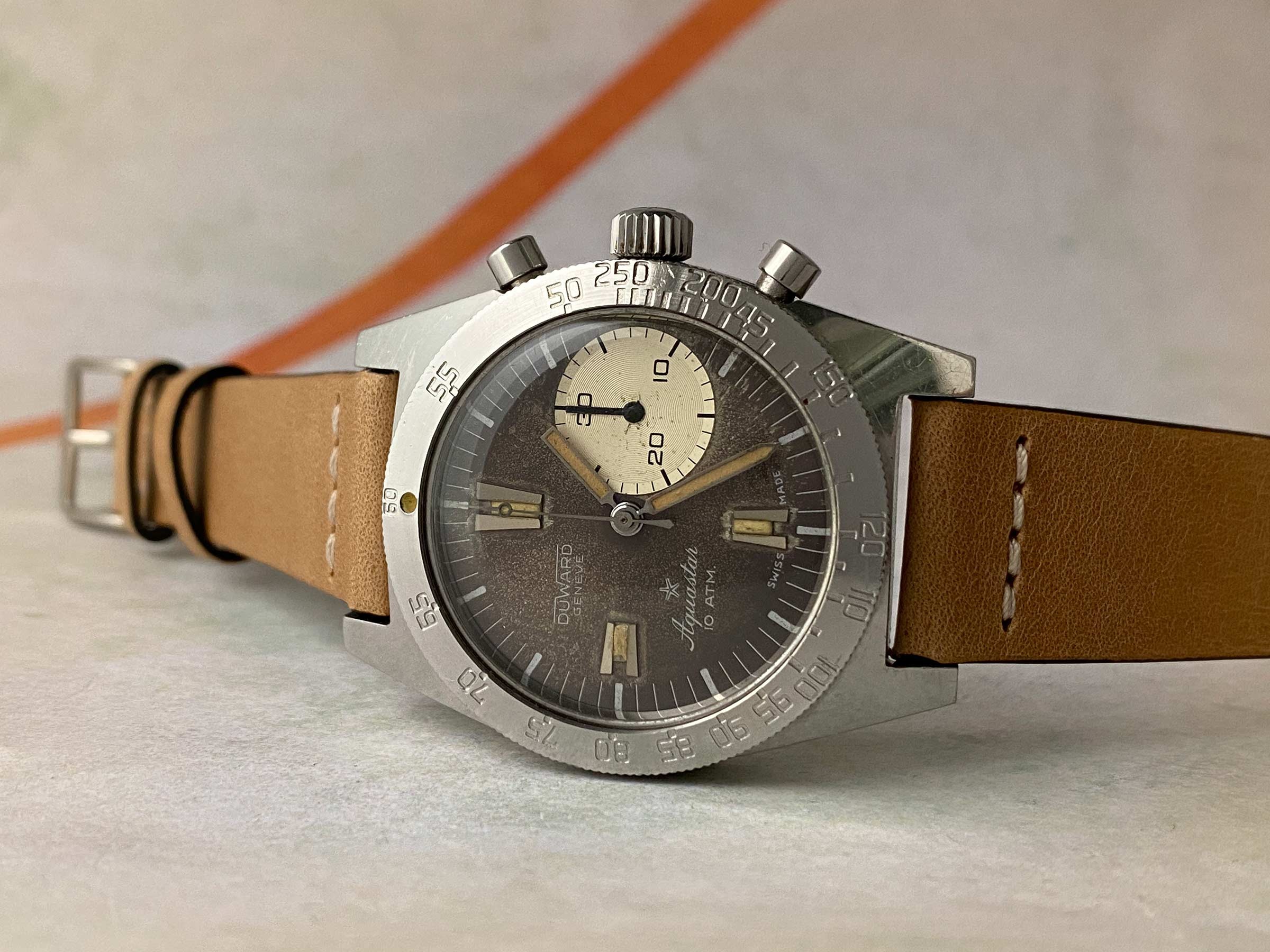 DUWARD AQUASTAR DEEPSTAR MK2 Vintage swiss hand winding watch Ref. 92 Cal. Valjoux 92. ICONIC *** TROPICALIZED DIAL ***