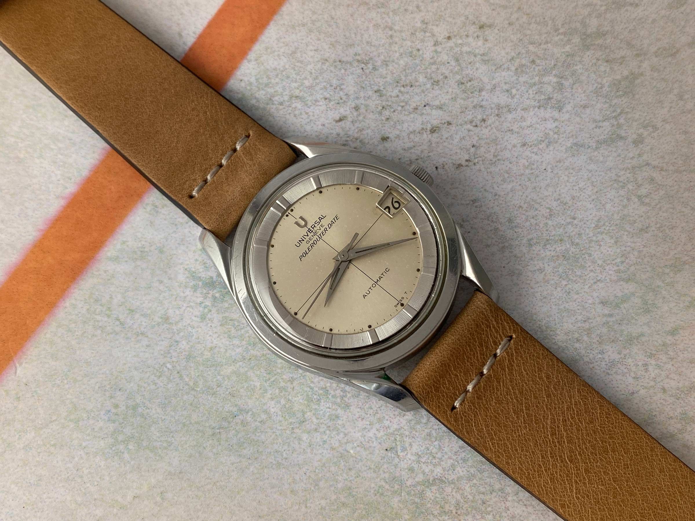 UNIVERSAL GENEVE POLEROUTER DATE Vintage swiss automatic watch Cal. 69 MICROTOR Ref. 869111/02 *** BEAUTIFUL ***