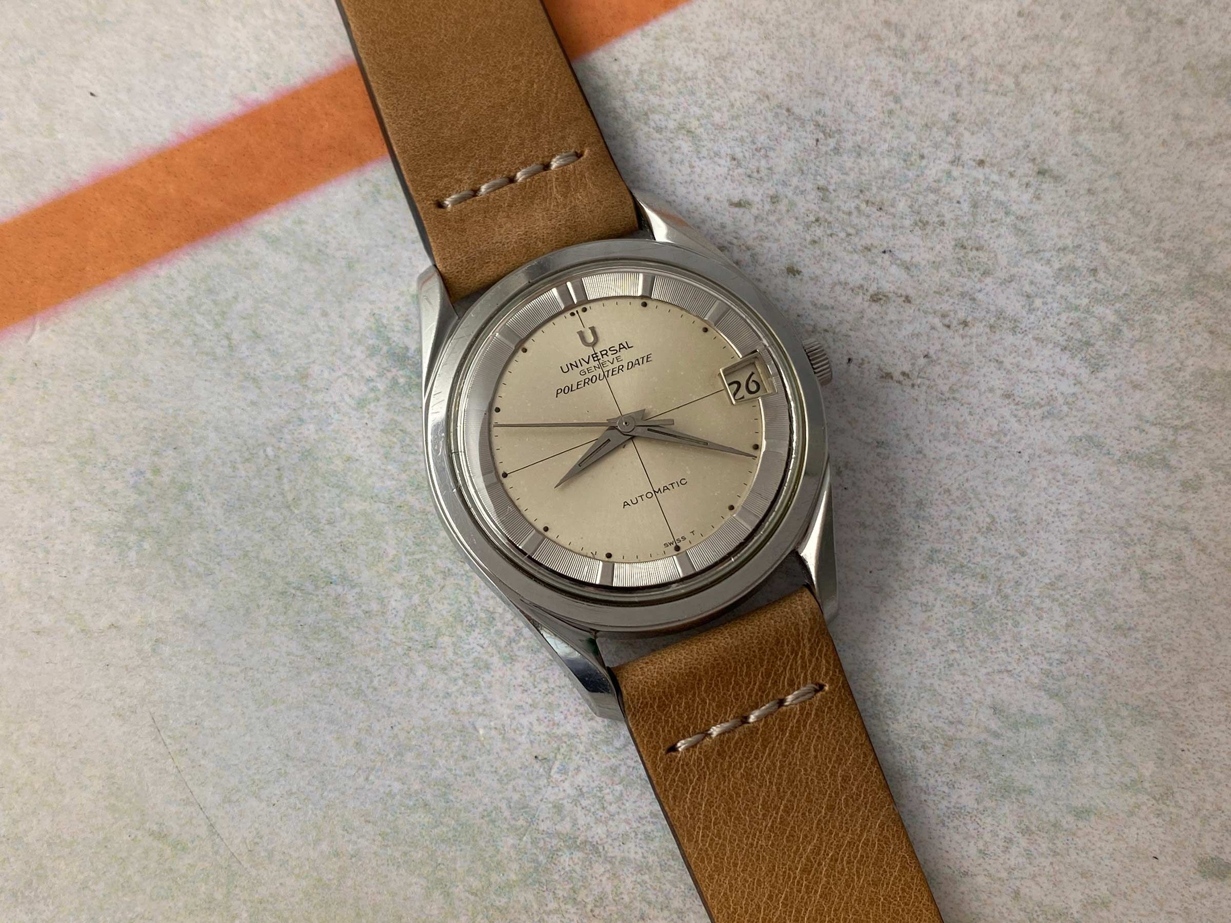 UNIVERSAL GENEVE POLEROUTER DATE Vintage swiss automatic watch Cal. 69 MICROTOR Ref. 869111/02 *** BEAUTIFUL ***