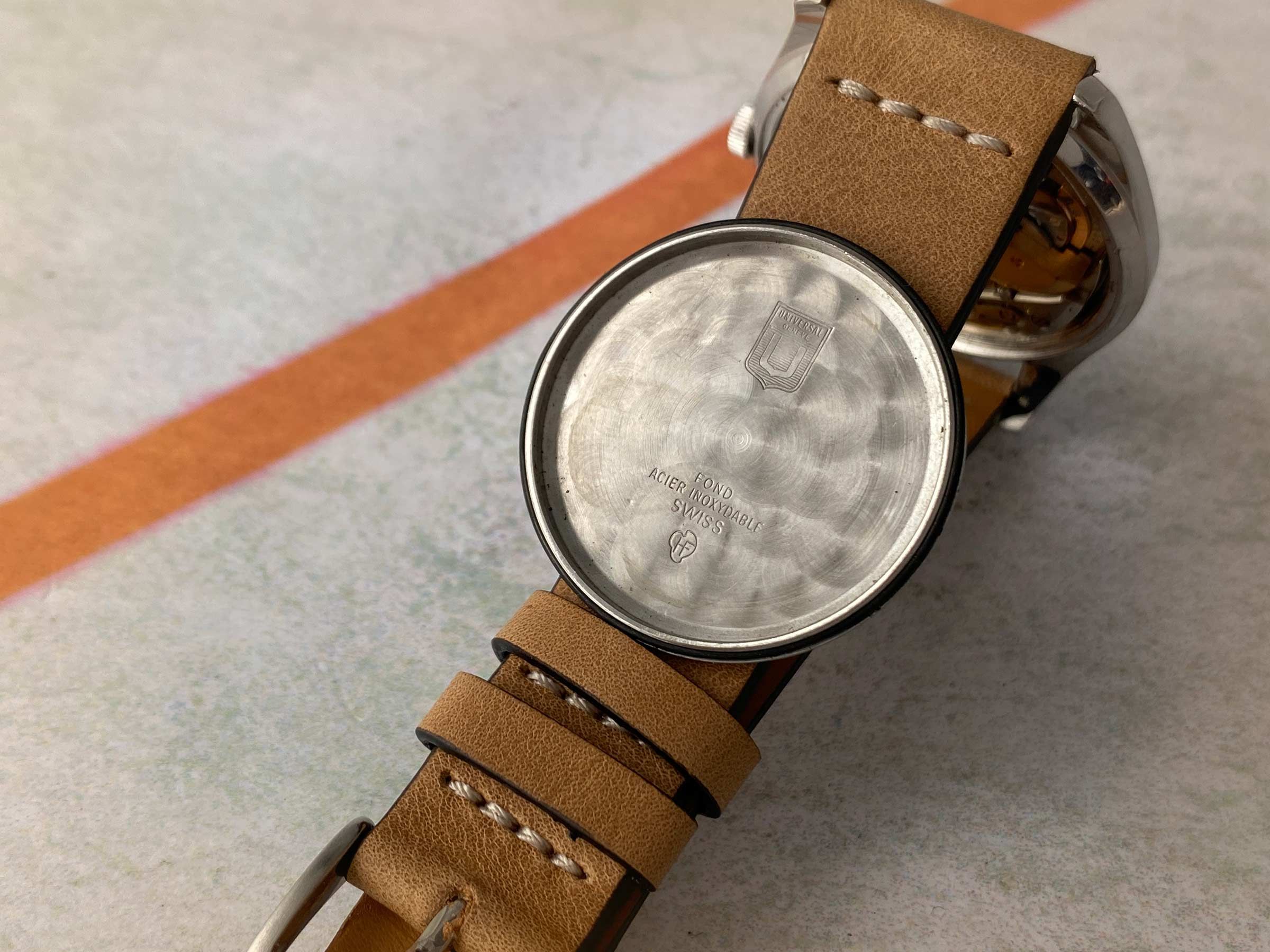 UNIVERSAL GENEVE POLEROUTER DATE Vintage swiss automatic watch Cal. 69 MICROTOR Ref. 869111/02 *** BEAUTIFUL ***
