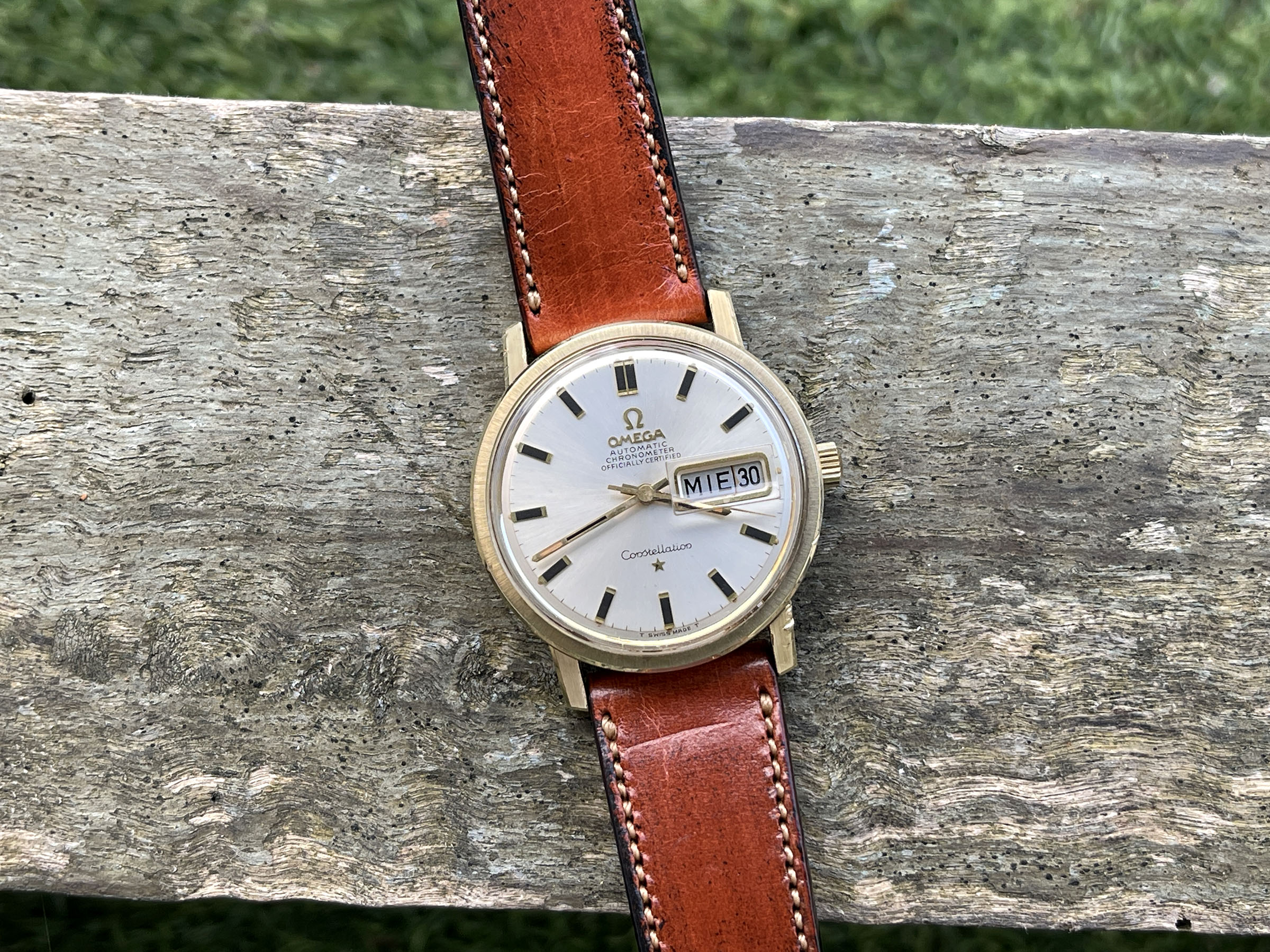 OMEGA CONSTELLATION CHRONOMETER OFFICIALLY CERTIFIED 1969 - Vintage Swiss Automatic Watch Reference 168.016 Caliber 751 *** BEAUTIFUL ***