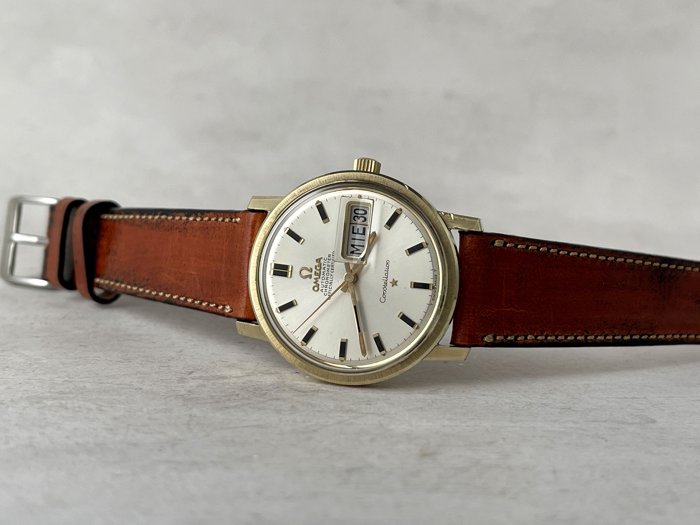 OMEGA CONSTELLATION CHRONOMETER OFFICIALLY CERTIFIED 1969 - Vintage Swiss Automatic Watch Reference 168.016 Caliber 751 *** BEAUTIFUL ***