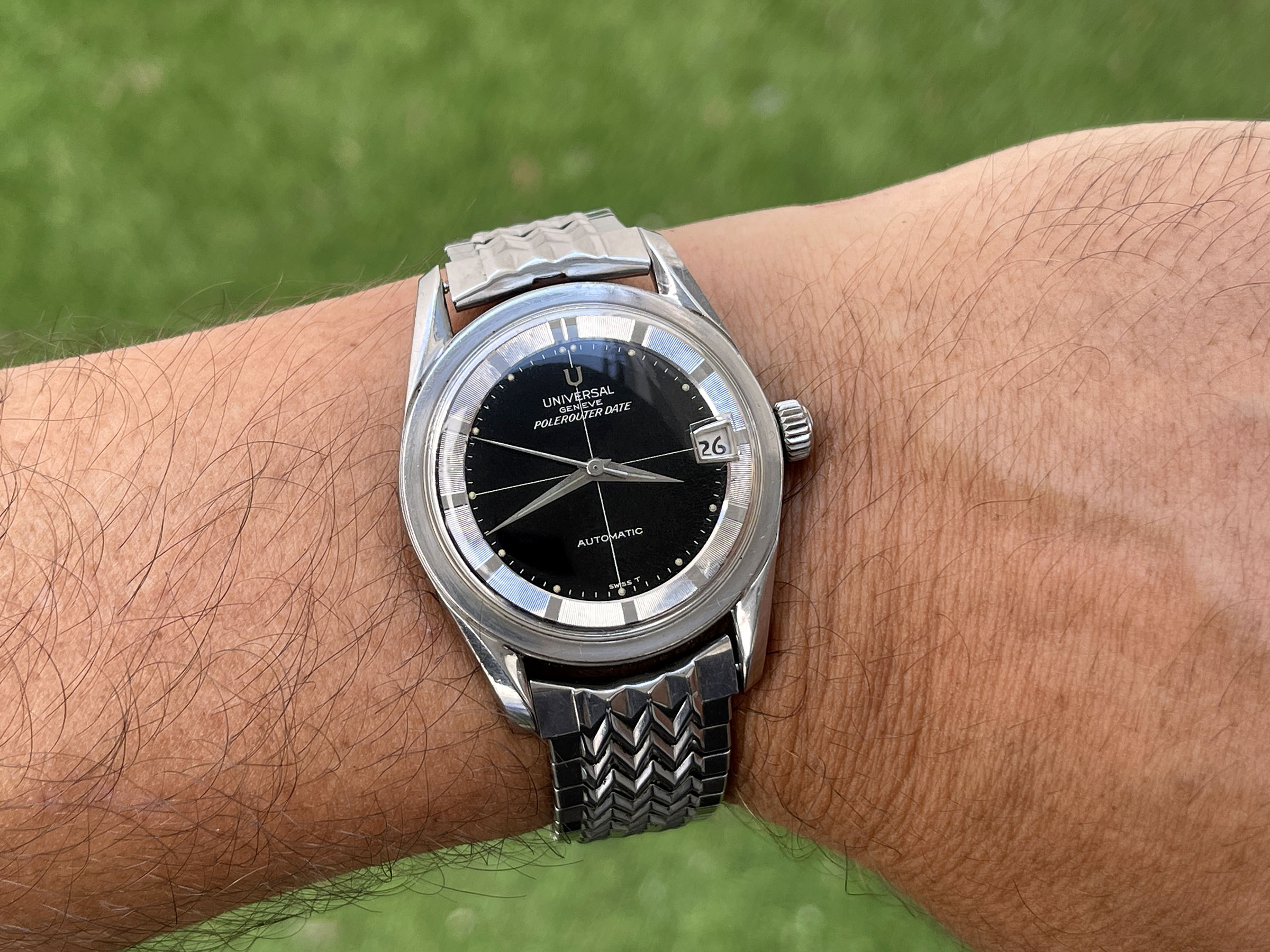 UNIVERSAL GENEVE POLEROUTER DATE 1963 - Reloj suizo vintage automático Ref. 204612/2 Cal. 218-2 - BIG CROWN *** CON ESTUCHE ***