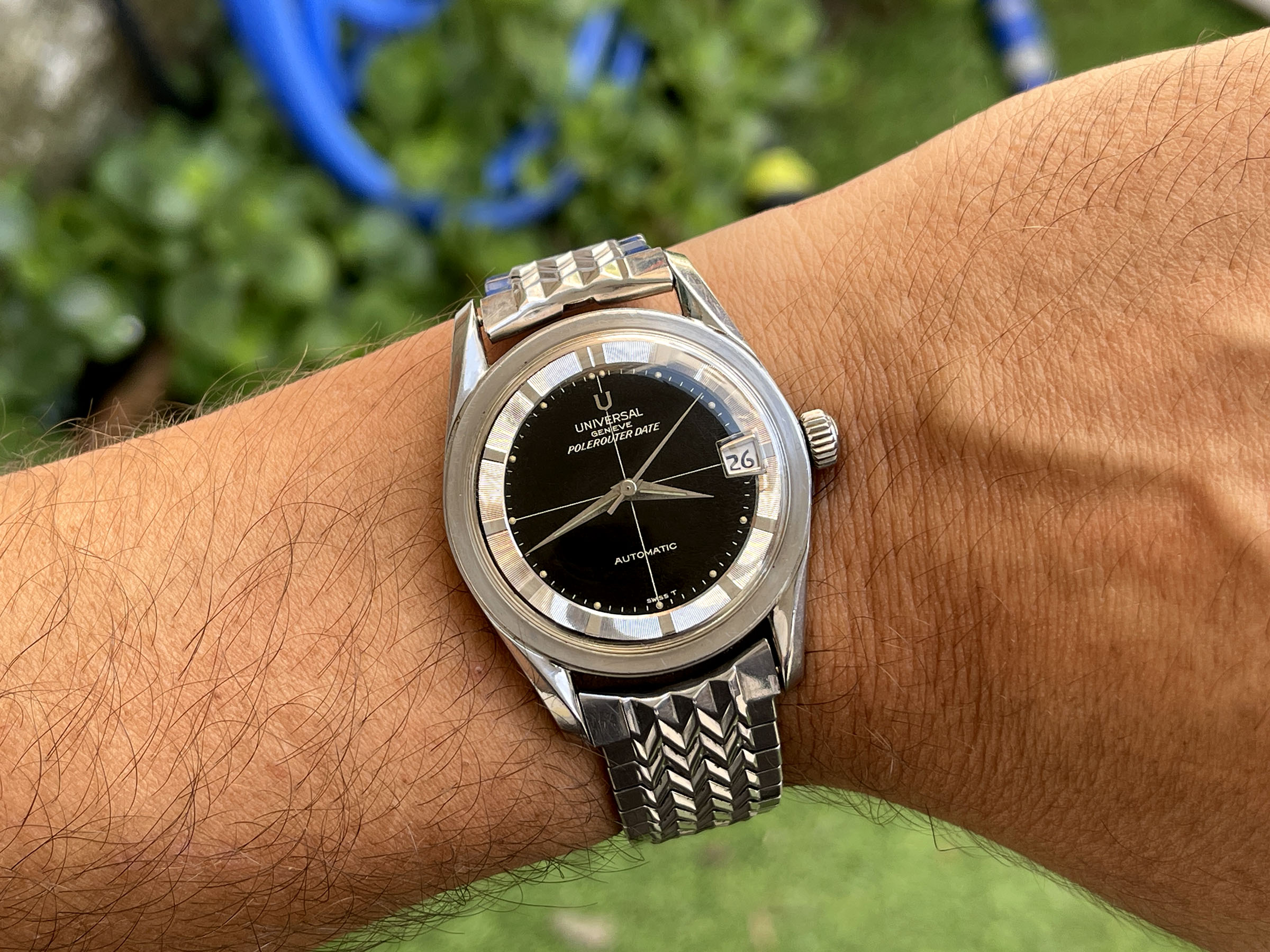 UNIVERSAL GENEVE POLEROUTER DATE 1963 - Reloj suizo vintage automático Ref. 204612/2 Cal. 218-2 - BIG CROWN *** CON ESTUCHE ***