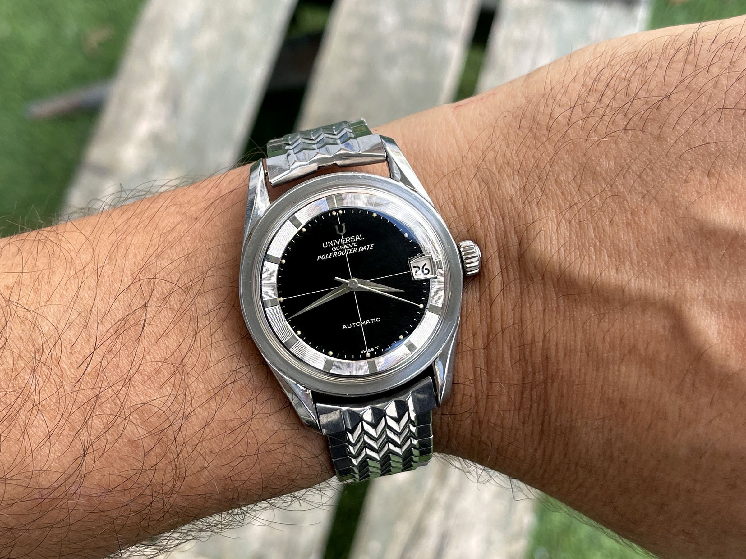 UNIVERSAL GENEVE POLEROUTER DATE 1963 - Reloj suizo vintage automático Ref. 204612/2 Cal. 218-2 - BIG CROWN *** CON ESTUCHE ***