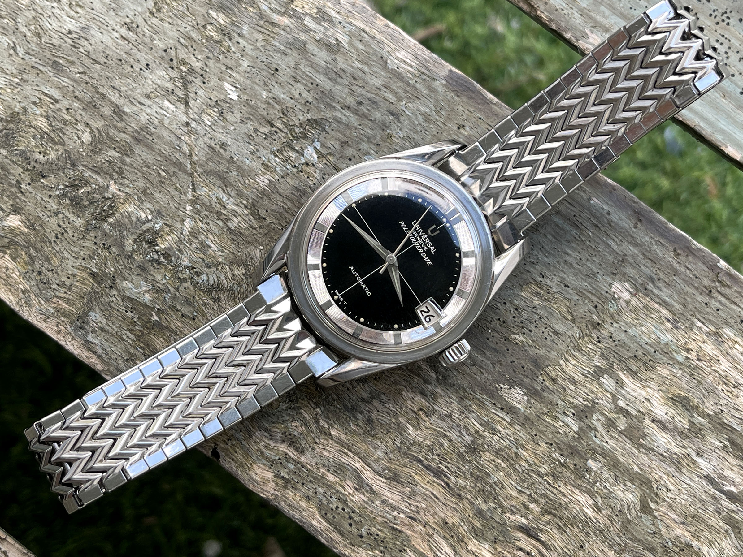 UNIVERSAL GENEVE POLEROUTER DATE 1963 - Reloj suizo vintage automático Ref. 204612/2 Cal. 218-2 - BIG CROWN *** CON ESTUCHE ***