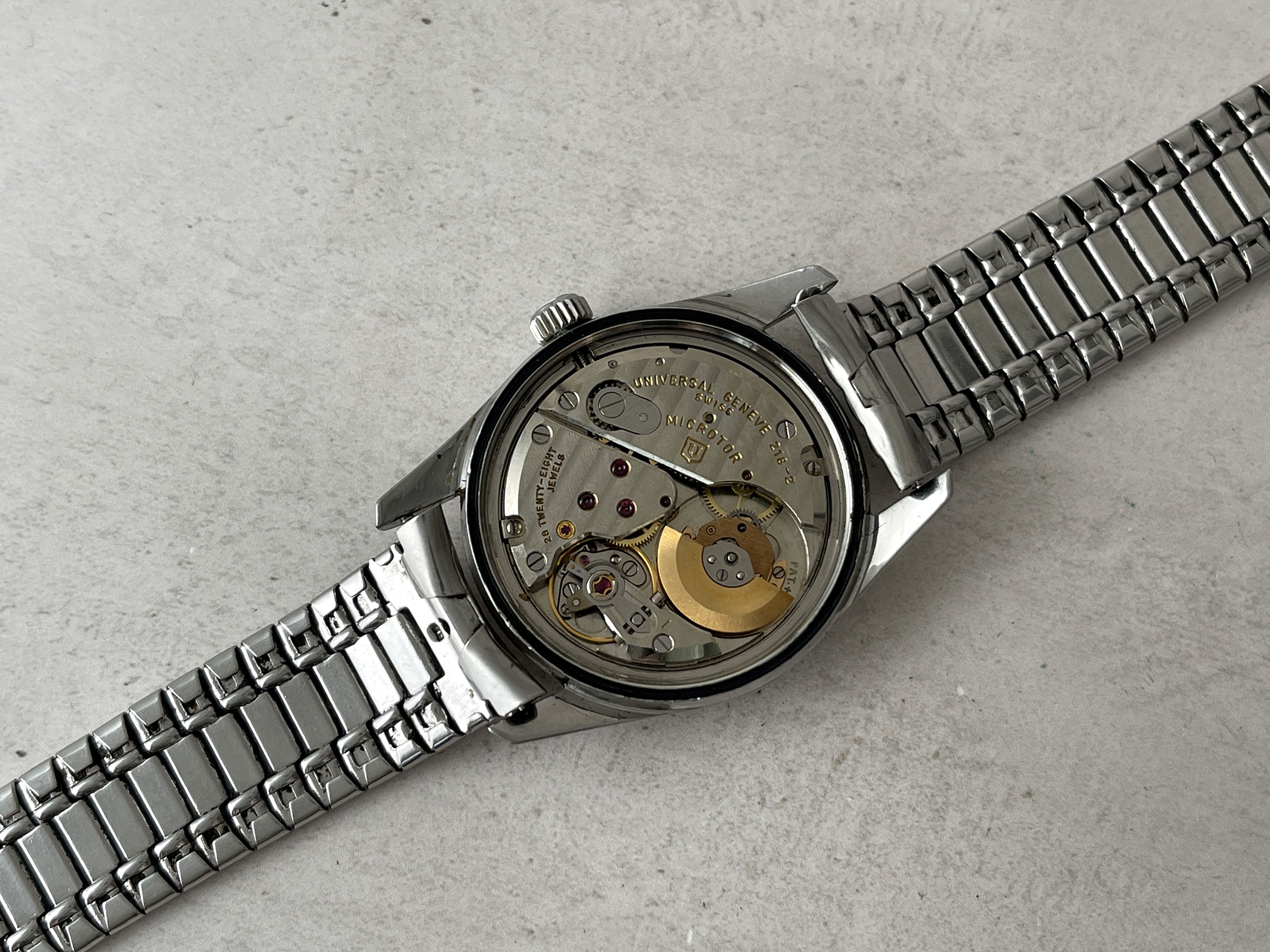 UNIVERSAL GENEVE POLEROUTER DATE 1963 - Reloj suizo vintage automático Ref. 204612/2 Cal. 218-2 - BIG CROWN *** CON ESTUCHE ***