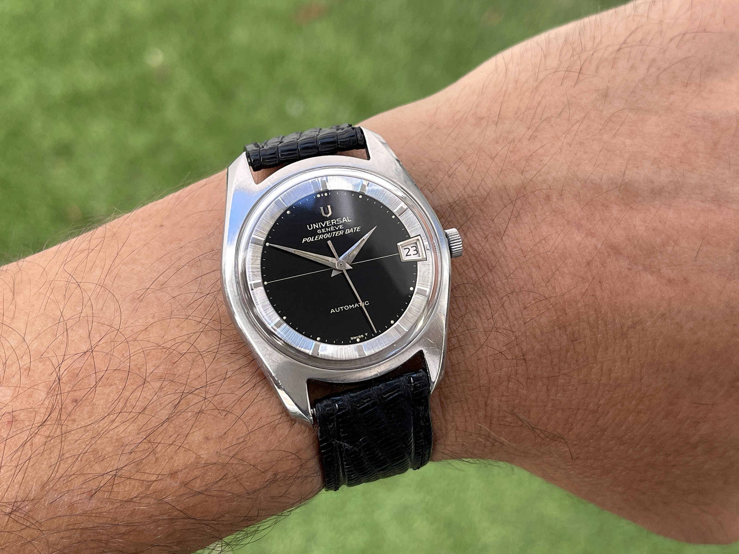 UNIVERSAL GENÈVE POLEROUTER DATE 1966 - Reloj vintage suizo automático Calibre 69 Ref. 869113/01 *** IMPRESIONANTE ESFERA NEGRA BRILLANTE ***