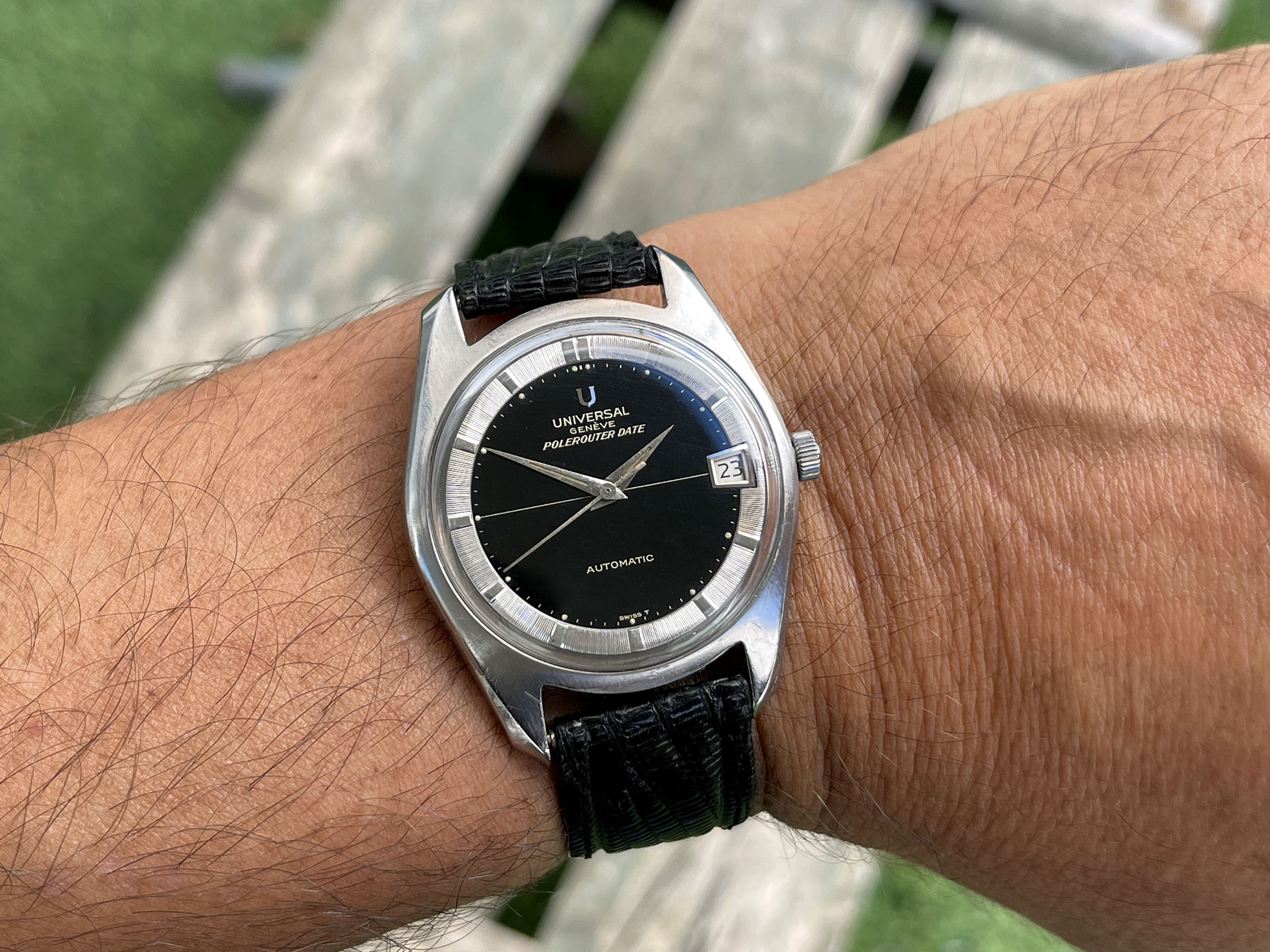 UNIVERSAL GENÈVE POLEROUTER DATE 1966 - Reloj vintage suizo automático Calibre 69 Ref. 869113/01 *** IMPRESIONANTE ESFERA NEGRA BRILLANTE ***