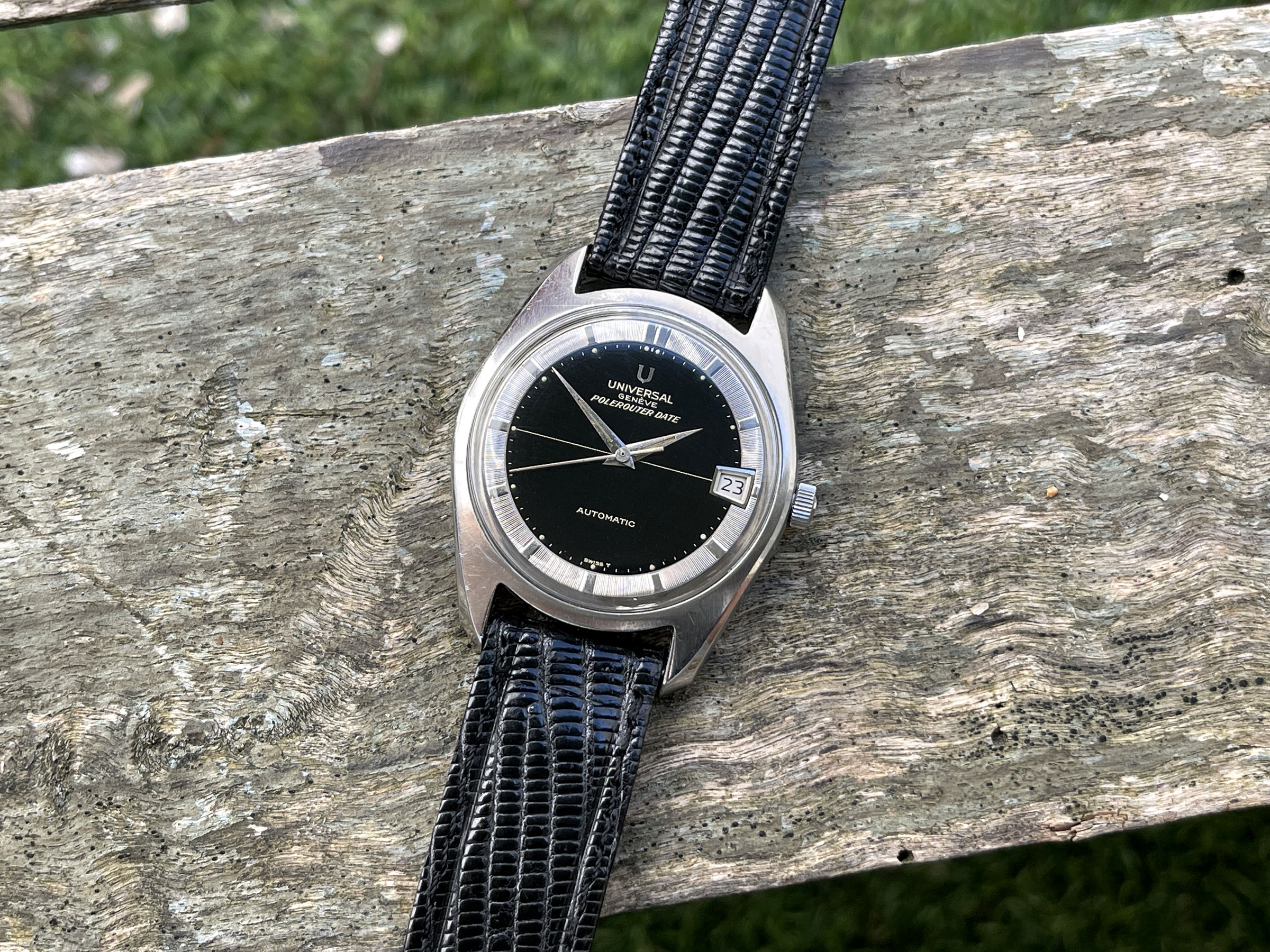 UNIVERSAL GENÈVE POLEROUTER DATE 1966 - Reloj vintage suizo automático Calibre 69 Ref. 869113/01 *** IMPRESIONANTE ESFERA NEGRA BRILLANTE ***
