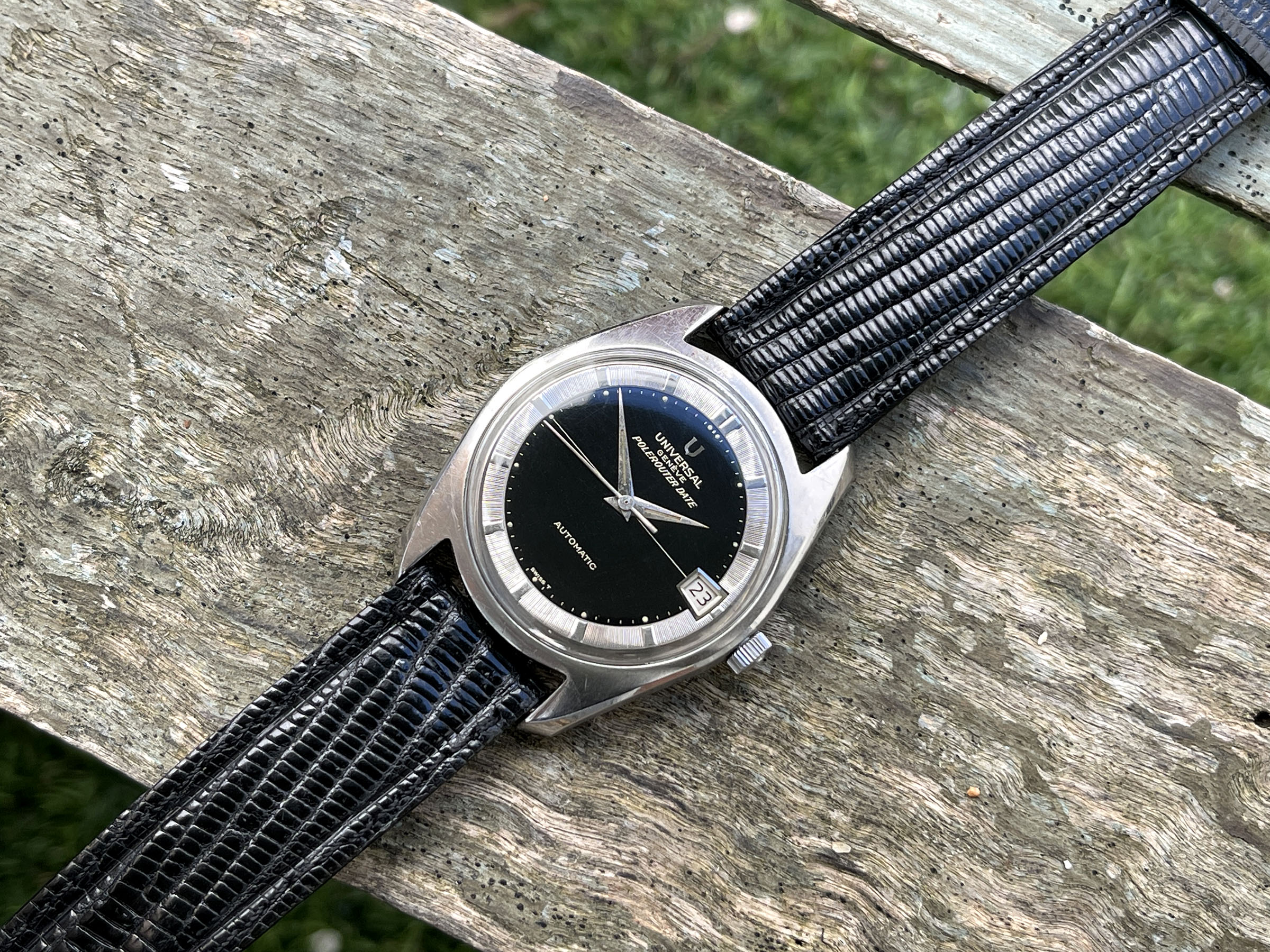 UNIVERSAL GENÈVE POLEROUTER DATE 1966 - Reloj vintage suizo automático Calibre 69 Ref. 869113/01 *** IMPRESIONANTE ESFERA NEGRA BRILLANTE ***
