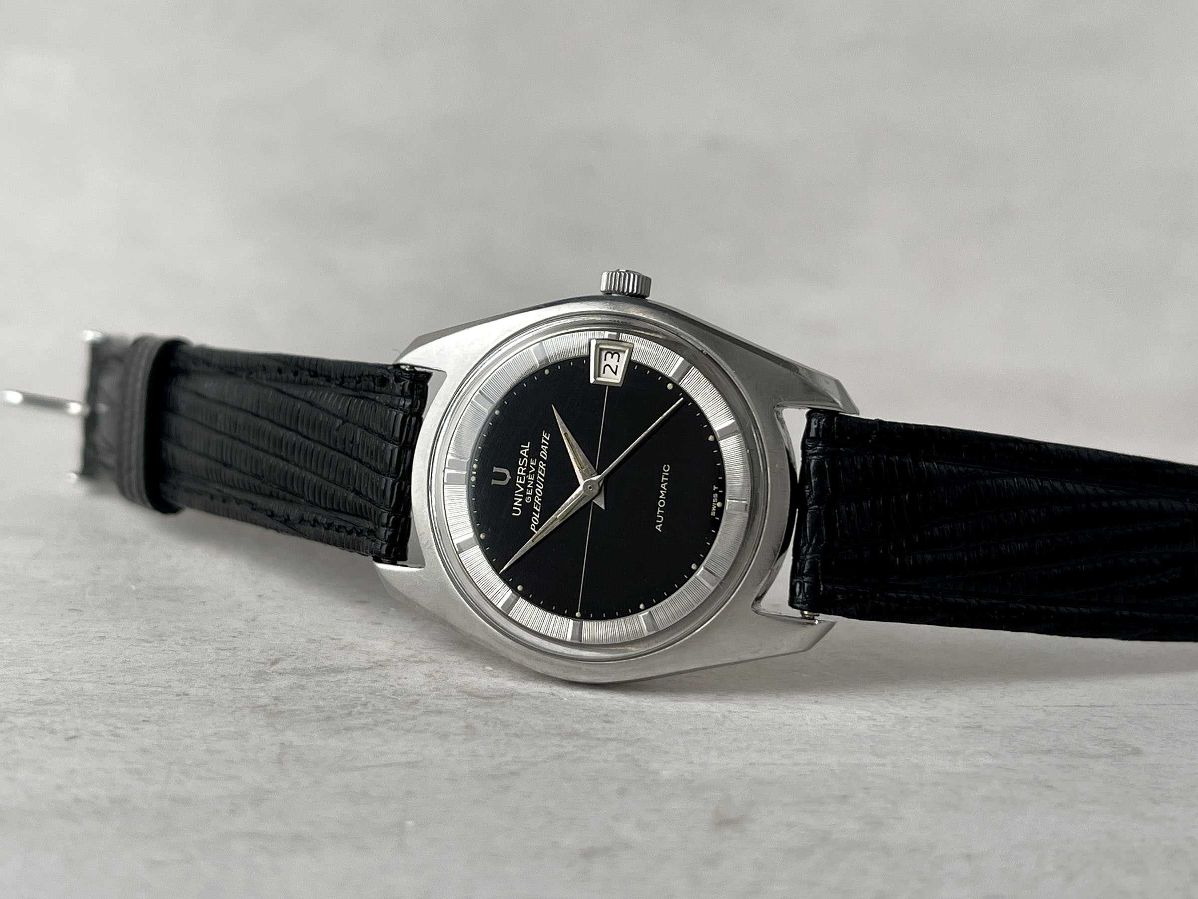 UNIVERSAL GENÈVE POLEROUTER DATE 1966 - Reloj vintage suizo automático Calibre 69 Ref. 869113/01 *** IMPRESIONANTE ESFERA NEGRA BRILLANTE ***