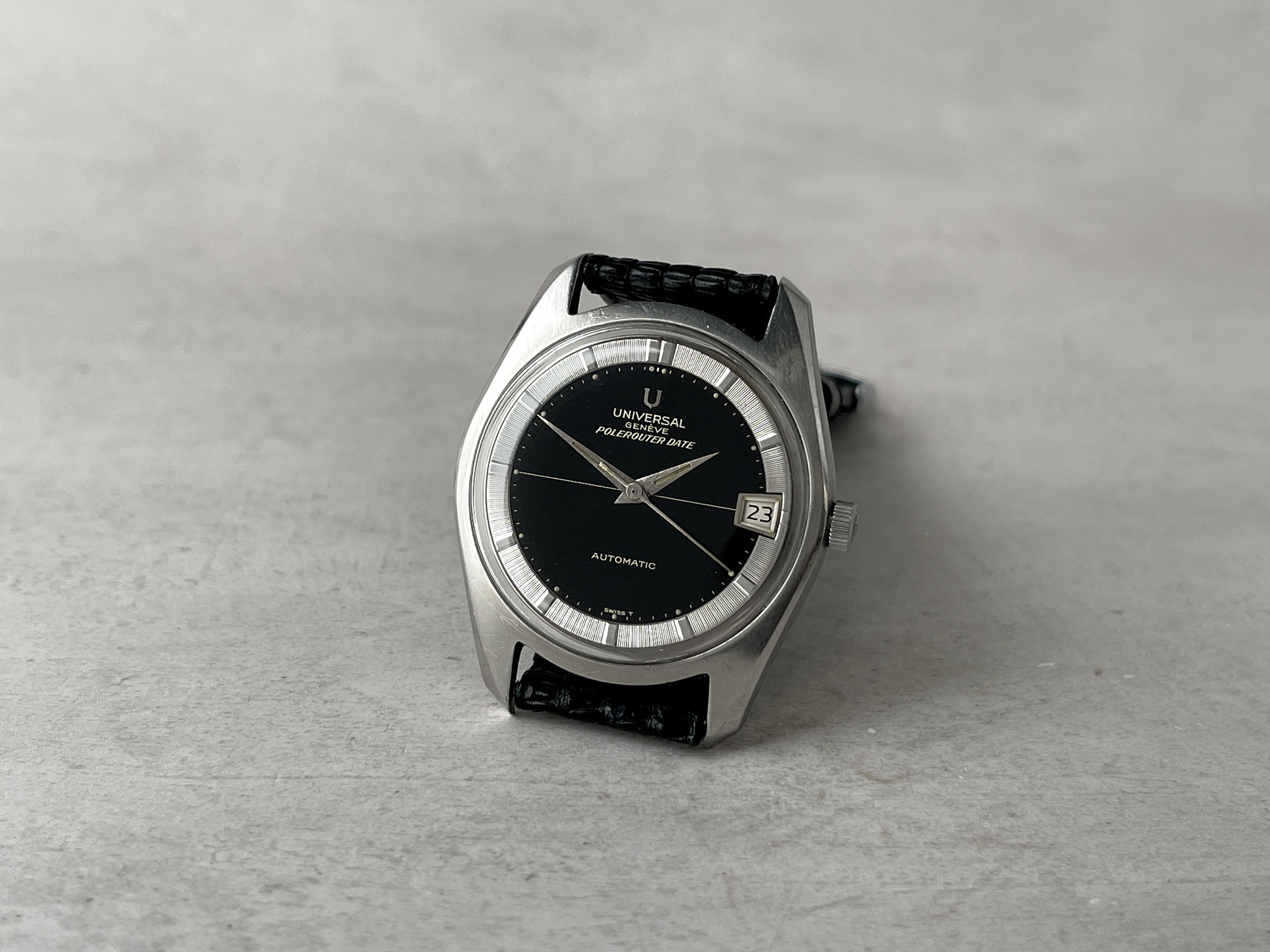 UNIVERSAL GENÈVE POLEROUTER DATE 1966 - Reloj vintage suizo automático Calibre 69 Ref. 869113/01 *** IMPRESIONANTE ESFERA NEGRA BRILLANTE ***
