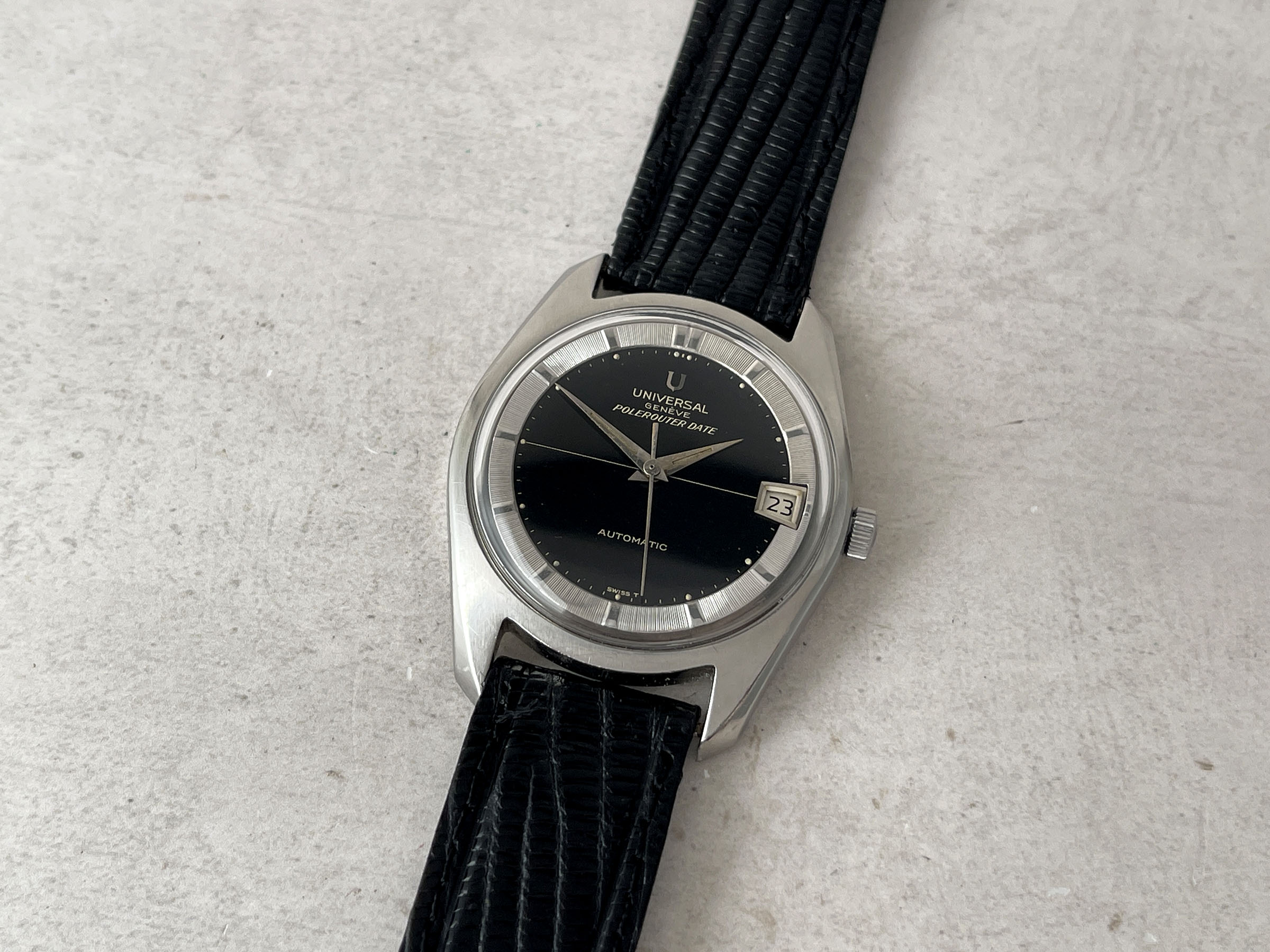UNIVERSAL GENÈVE POLEROUTER DATE 1966 - Reloj vintage suizo automático Calibre 69 Ref. 869113/01 *** IMPRESIONANTE ESFERA NEGRA BRILLANTE ***