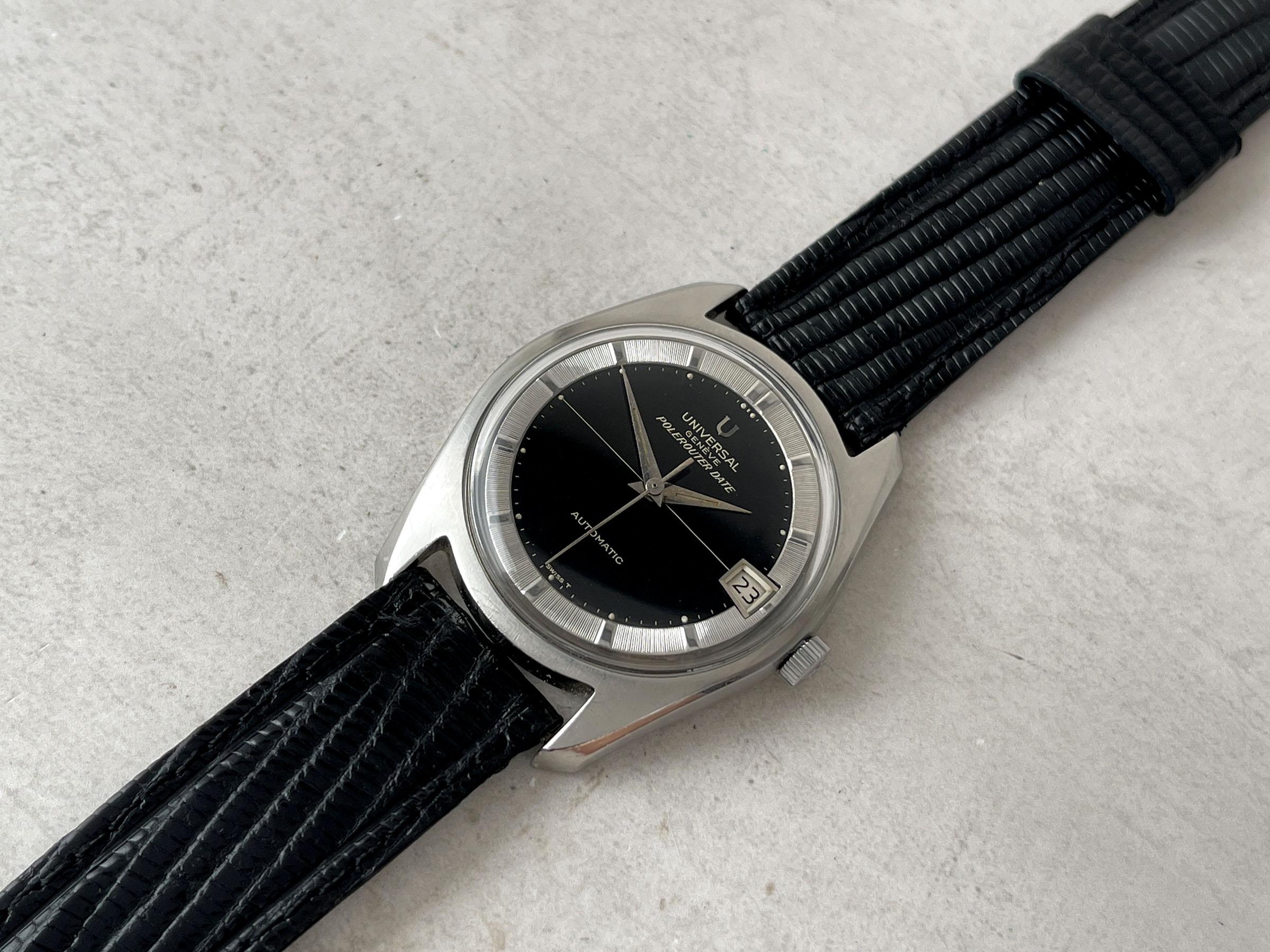 UNIVERSAL GENÈVE POLEROUTER DATE 1966 - Reloj vintage suizo automático Calibre 69 Ref. 869113/01 *** IMPRESIONANTE ESFERA NEGRA BRILLANTE ***