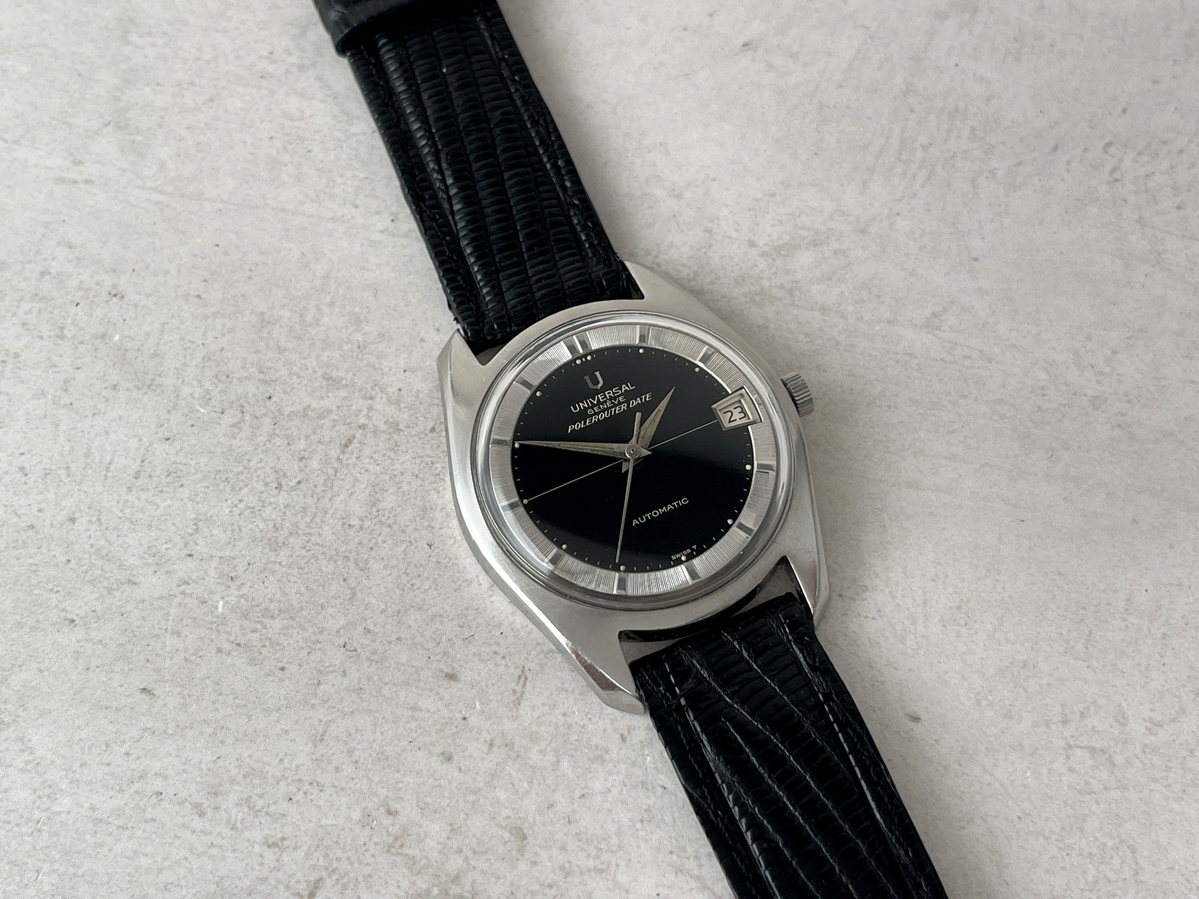 UNIVERSAL GENÈVE POLEROUTER DATE 1966 - Reloj vintage suizo automático Calibre 69 Ref. 869113/01 *** IMPRESIONANTE ESFERA NEGRA BRILLANTE ***