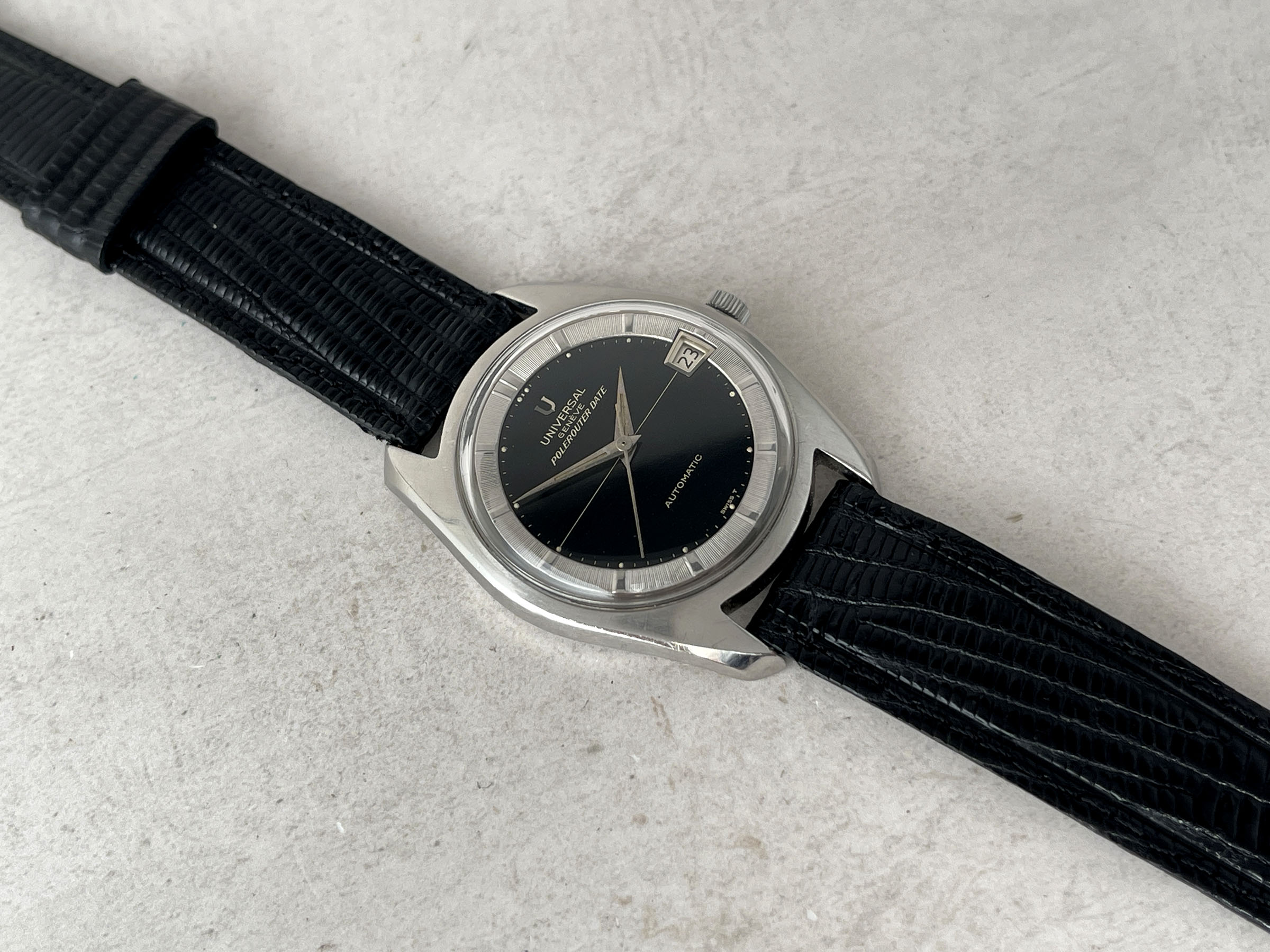 UNIVERSAL GENÈVE POLEROUTER DATE 1966 - Reloj vintage suizo automático Calibre 69 Ref. 869113/01 *** IMPRESIONANTE ESFERA NEGRA BRILLANTE ***