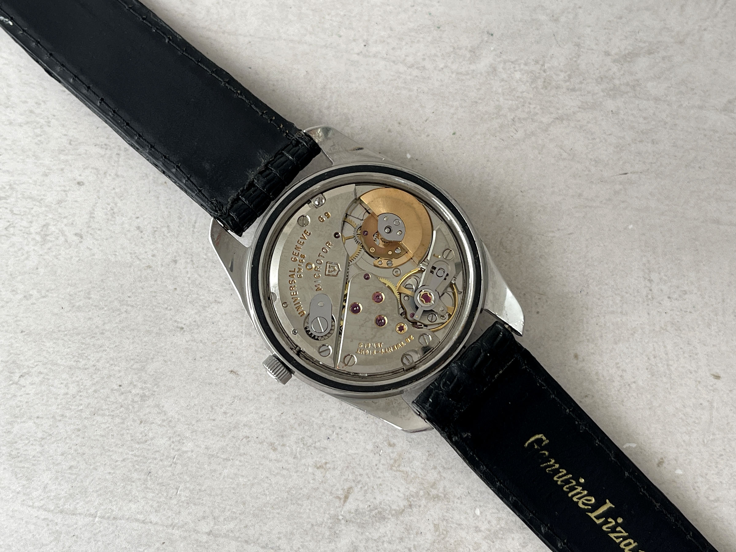 UNIVERSAL GENÈVE POLEROUTER DATE 1966 - Reloj vintage suizo automático Calibre 69 Ref. 869113/01 *** IMPRESIONANTE ESFERA NEGRA BRILLANTE ***