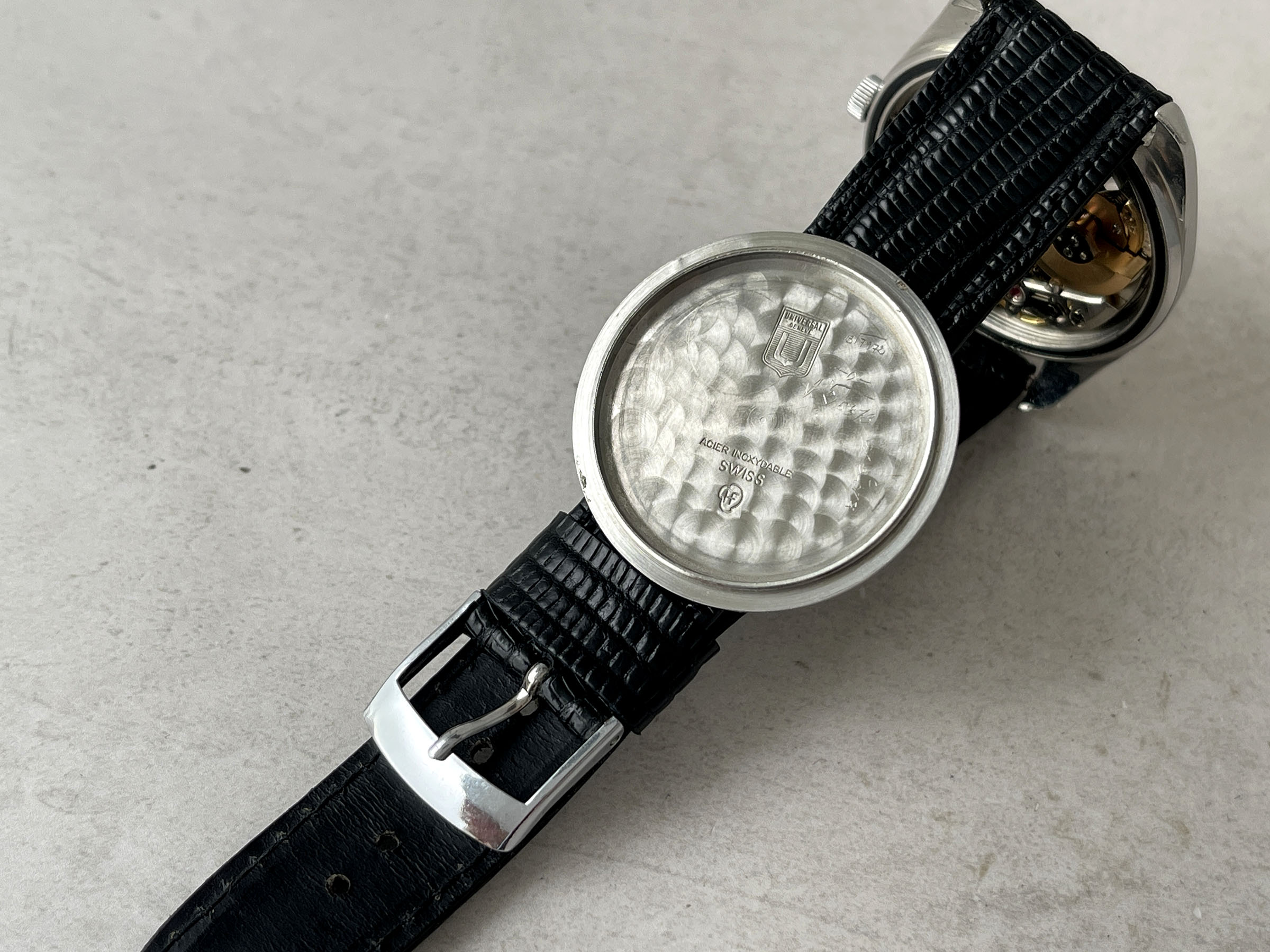 UNIVERSAL GENÈVE POLEROUTER DATE 1966 - Reloj vintage suizo automático Calibre 69 Ref. 869113/01 *** IMPRESIONANTE ESFERA NEGRA BRILLANTE ***