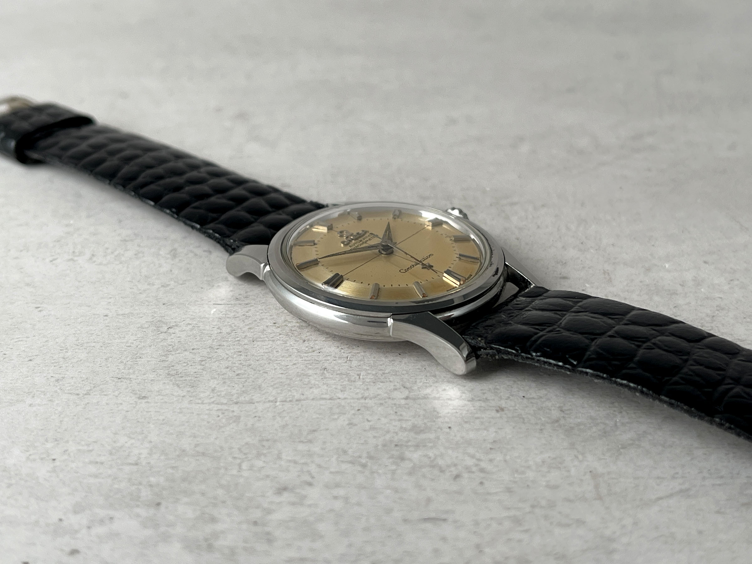 OMEGA CONSTELLATION "PIE PAN" 1960 - Reloj vintage suizo automático CHRONOMETER Cal. 551 Ref. 14381-8 *** EXCEPCIONAL ESFERA TROPICAL ***